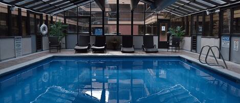 Innenpool, beheizter Pool