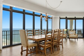 Dining - The Oasis at Orange Beach 1611 (Orange Beach)