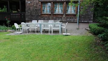 屋外ダイニングエリア