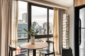 Comfort Studio | Dining room