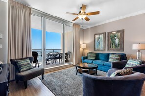 Appart'hôtel, plusieurs lits (Indigo East 1604) | Coin séjour