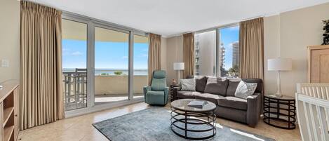 コンドミニアム キングベッド 1 台ソファーベッド付き (Perdido Sun 214) | リビング エリア | テレビ