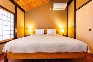 Unclassified image, 3 of 29, button