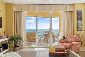 Leilighet, flere senger (Beach Colony East 7C) | Oppholdsområde | TV