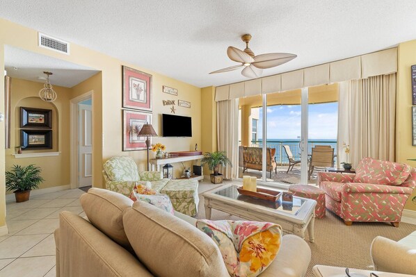 Leilighet, flere senger (Beach Colony East 7C) | Oppholdsområde | TV