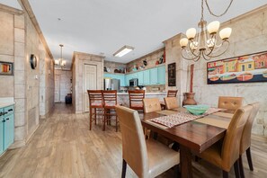 Condo, várias camas (Spanish Key 705) | Opções para refeição