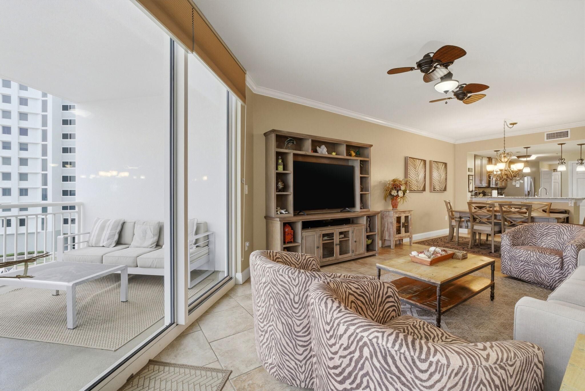 Condo, Multiple Beds (Palacio 302) | Living area | TV