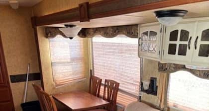 2 Bed, 2 Bath High End RV, Fully Furnished, Pet and Child Friendly