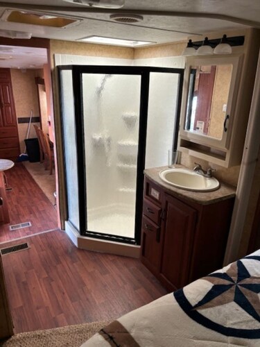 2 Bed, 2 Bath High End RV, Fully Furnished, Pet and Child Friendly