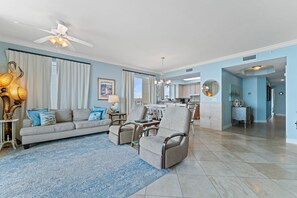 Living area - Indigo West 304 (Pensacola)