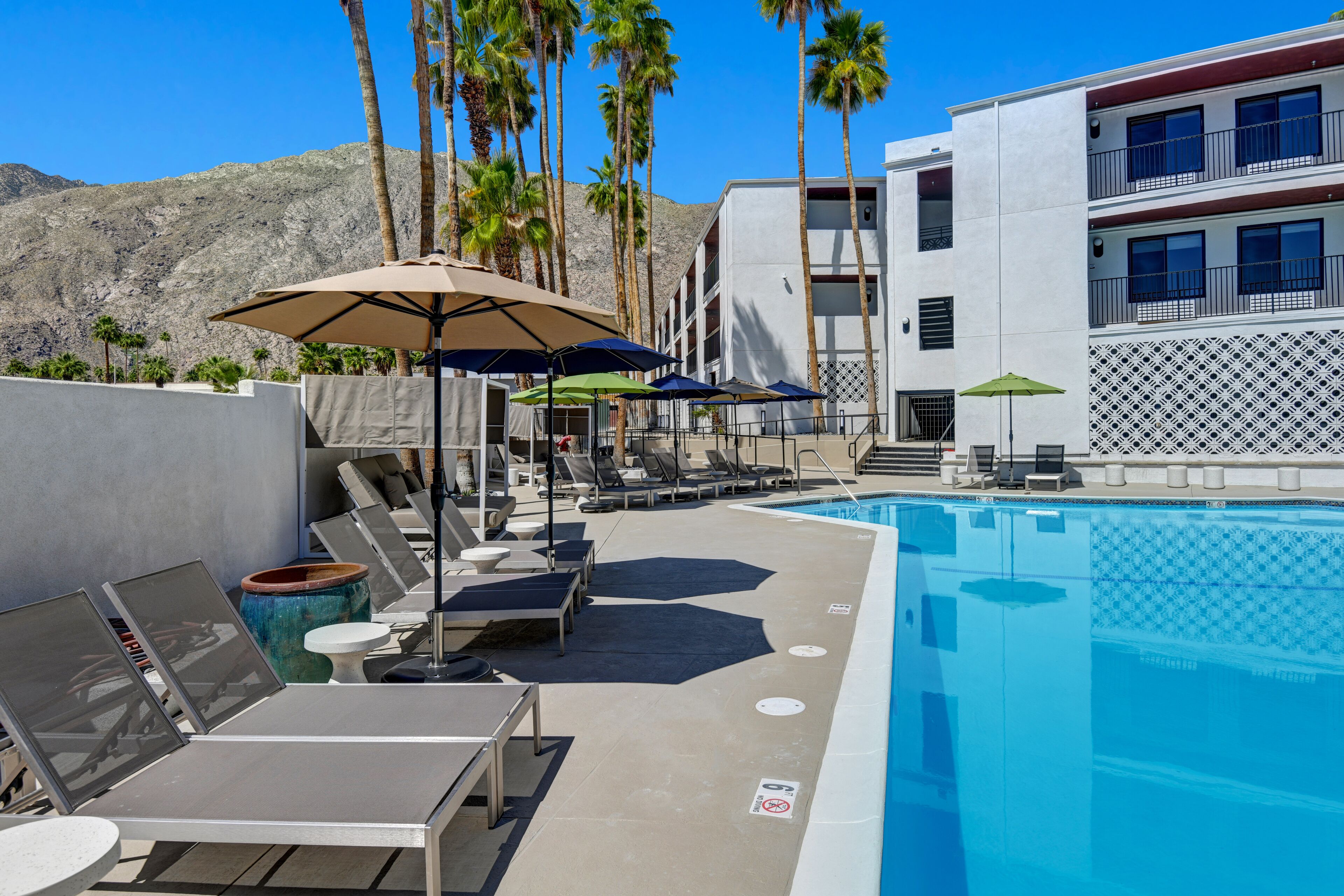 Photo - The Dunes Hotel (Palm Springs)