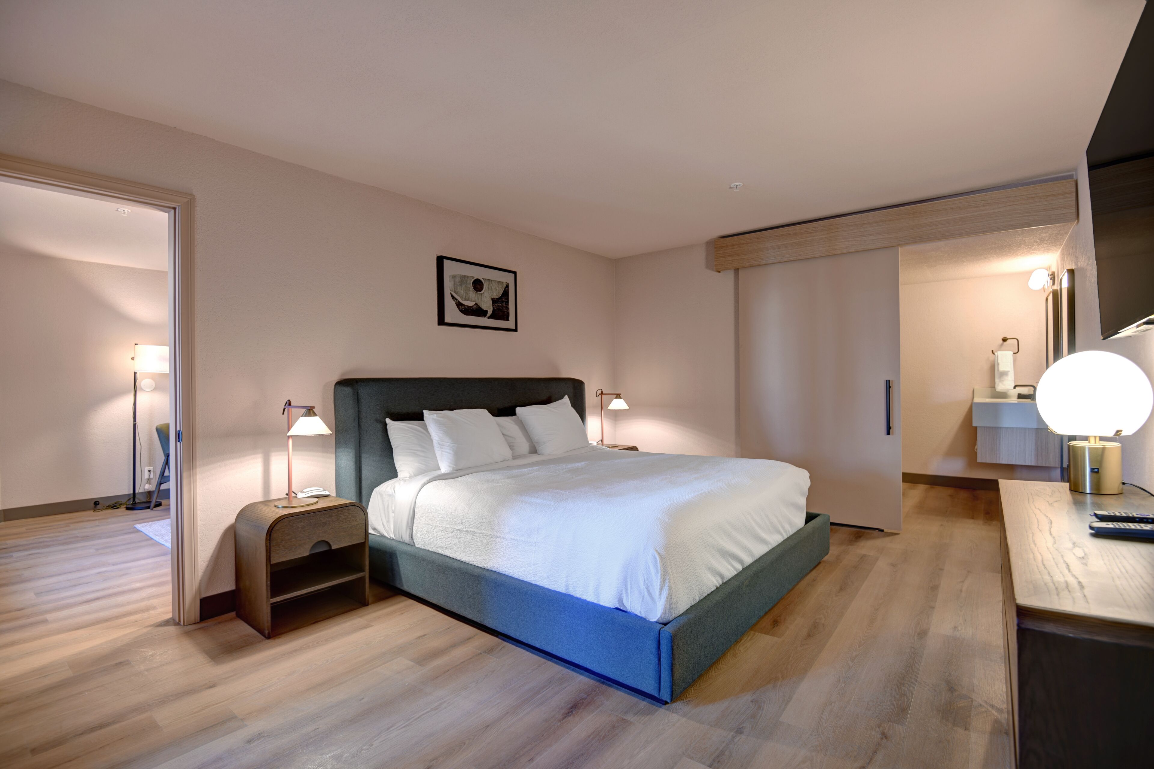 Premium Room | Blackout drapes, iron/ironing board, free WiFi, bed sheets