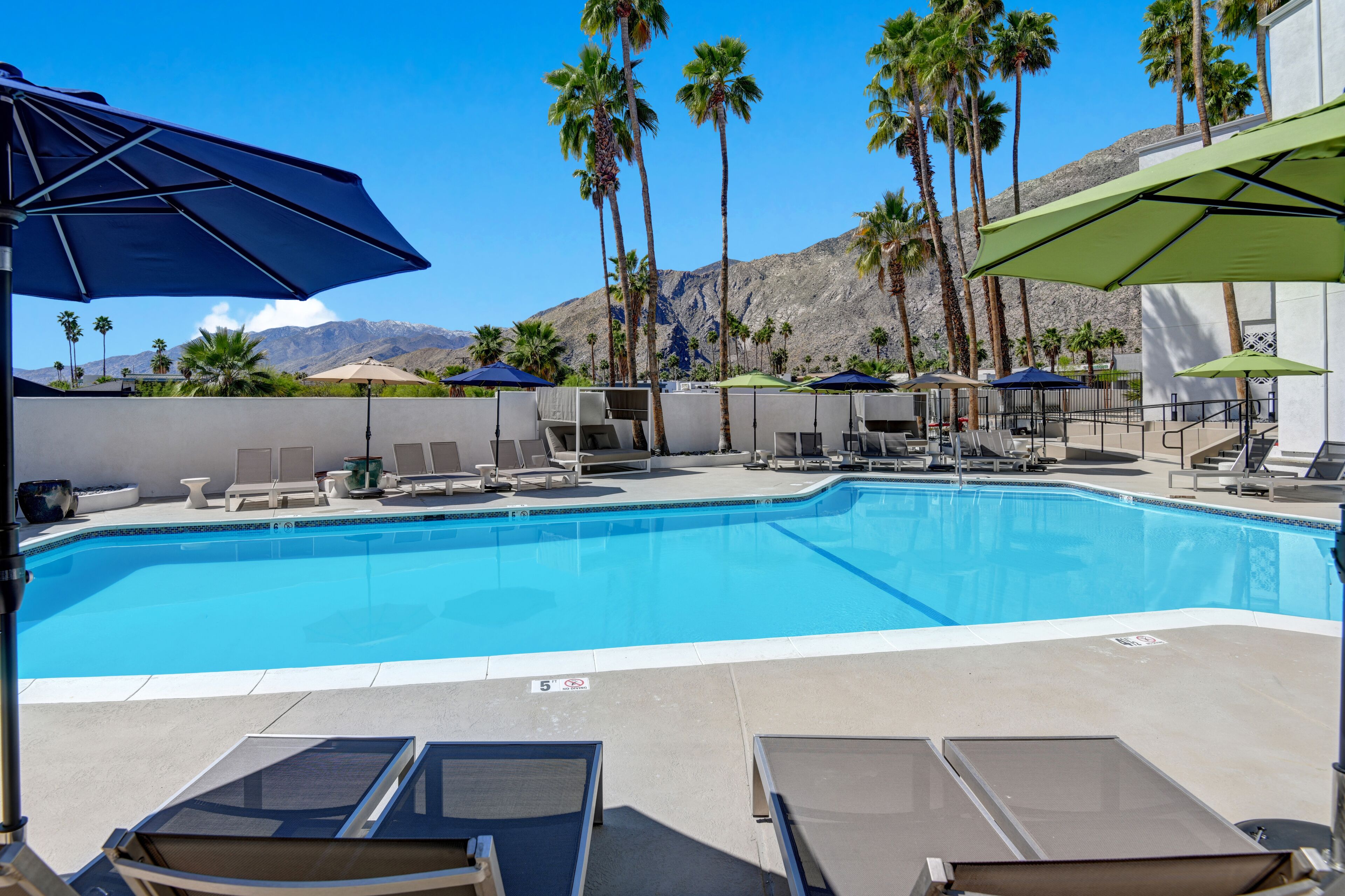 Photo - The Dunes Hotel (Palm Springs)