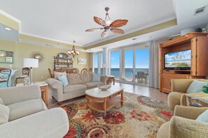 Apartment, Mehrere Betten (La Playa 303) | Wohnbereich