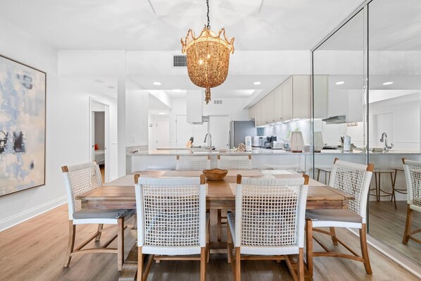 公寓客房, 多張床 (Shipwatch Riverside E204) | 用餐區