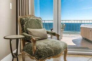 Interior - Turquoise C601 (Orange Beach)