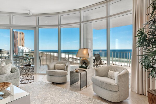 Living area - Turquoise C601 (Orange Beach)