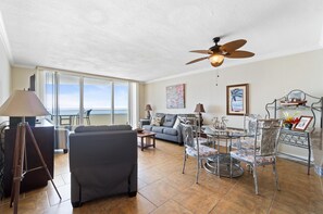 Lägenhet - 1 kingsize-säng med bäddsoffa (Perdido Sun 1010) | Vardagsrum | Tv