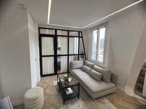 Living area - Cozy Appartment Parc Monceau (Paris)