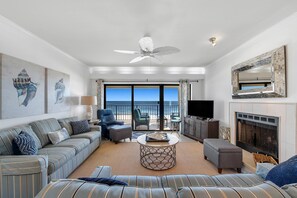 Lägenhet - 1 kingsize-säng med bäddsoffa (Shipwatch A504) | Vardagsrum | Tv