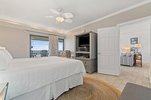 Condo, 1 King Bed with Sofa bed (Shipwatch A504) | 2 bedrooms, iron/ironing board, WiFi - Shipwatch A504 (Pensacola)