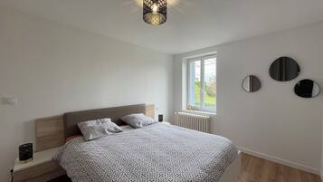 1 sovrum, strykjÀrn/strykbrÀda, gratis wi-fi och sÀngklÀder