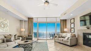 Apartamento, varias camas (Turquoise D1703) | Zona de estar | Una televisión