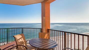 Condo, Multiple Beds (Broadmoor 804) | Outdoor dining