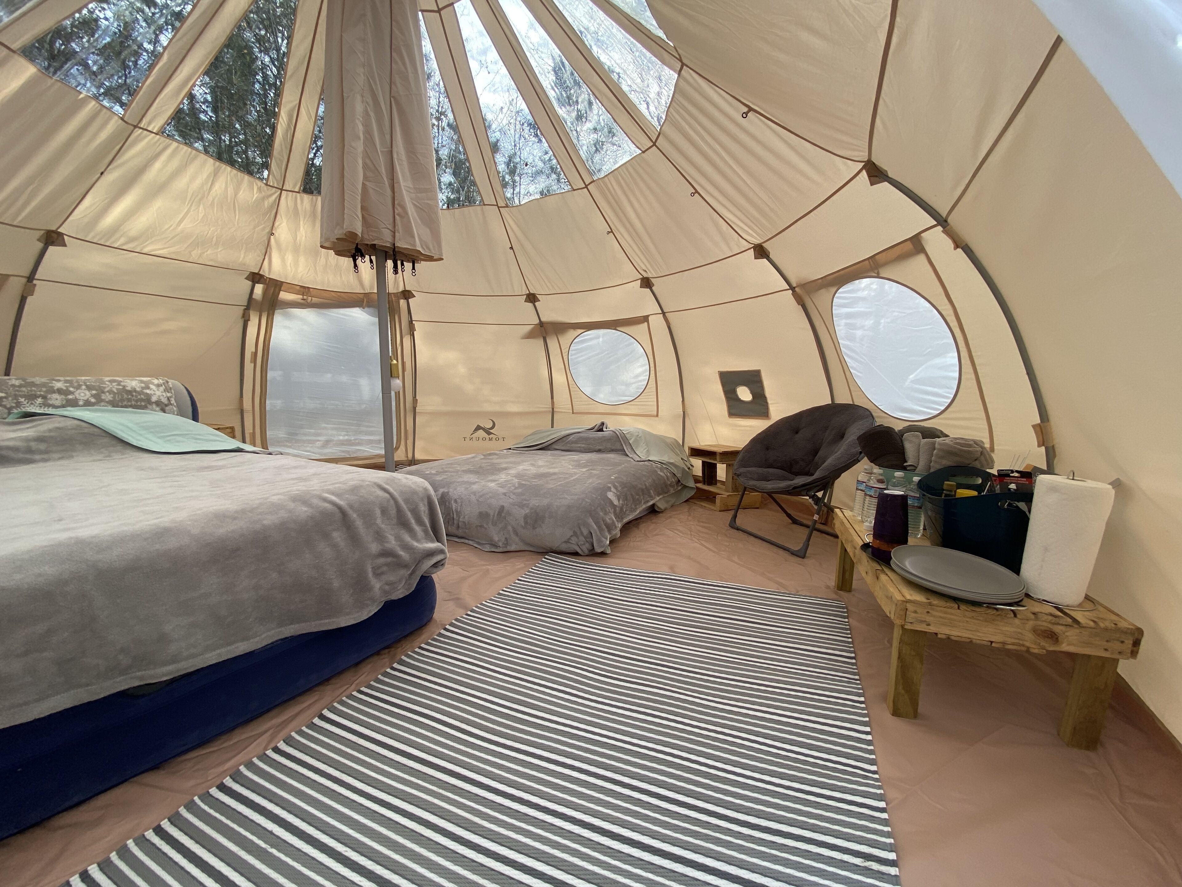 1 bedroom, bed sheets