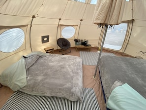 1 bedroom, bed sheets