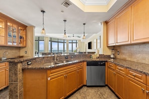 Condo, Multiple Beds (The Oasis at Orange Beach 2006 (Phoen) | Private kitchen