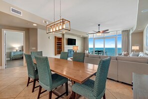 Interior - Turquoise C406 (Orange Beach)