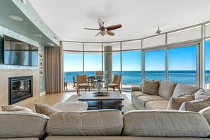 Condo, Multiple Beds (Turquoise C1009) | Living area