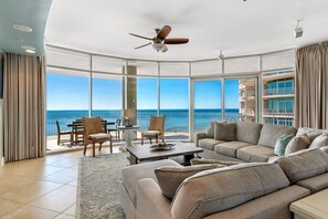 Apartment, Mehrere Betten (Turquoise C1009) | Wohnbereich