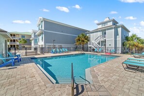 Appartement, Meerdere bedden (Molokai Villas Riverside 7A) | Zwembad | Een buitenzwembad