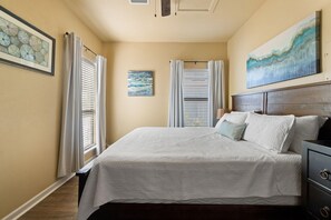 Appartement, Meerdere bedden (Molokai Villas Riverside 7A) | 3 slaapkamers, een strijkplank/strijkijzer, wifi