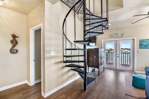 คอนโด, หลายเตียง (Molokai Villas Riverside 7A) | ภายใน