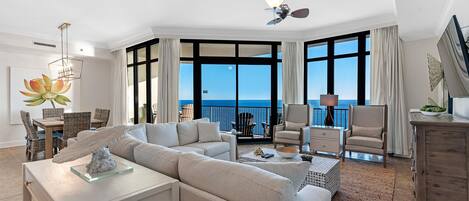 Condo, Multiple Beds (Phoenix West 2005) | Living area | TV