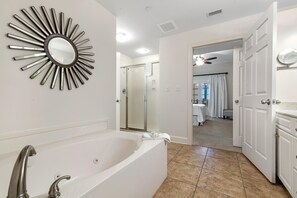 Condo, Multiple Beds (Phoenix West 2005) | Bathroom