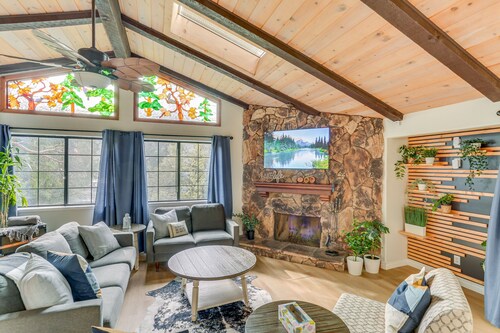Crestline Home w/ Private Hot Tub: Steps to Lake!