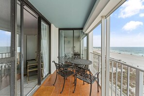 Condo, 1 King Bed (Summerchase 305) | Outdoor dining