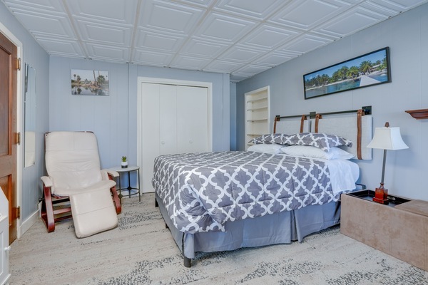 Kalamazoo Vacation Rental | Studio | 1BA | 600 Sq Ft | 3 Steps to Enter