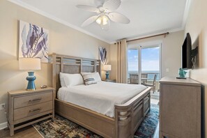 Apartment, Mehrere Betten (Enclave 604) | 4 Schlafzimmer, Bügeleisen/Bügelbrett, WLAN