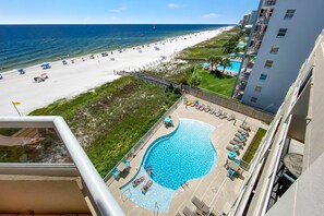 Apartment, Mehrere Betten (Enclave 604) | Pool | Innenpool, Außenpool