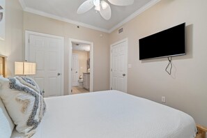 Condo, Plusieurs lits (Enclave 604) | 4 chambres, fer et planche à repasser, Wi-Fi