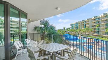 Condo, Multiple Beds (Phoenix on the Bay 1228) | Outdoor dining