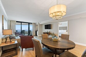 Condo, 1 King Bed with Sofa bed (Eden East 601) | Interior