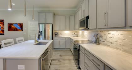 Vibrant Ocala Townhome: Close to Golf Club & WEC!