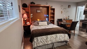 1 bedroom, desk, iron/ironing board, free WiFi