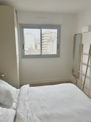 2 quartos, ferros/tábuas de passar roupa, Wi-Fi de cortesia